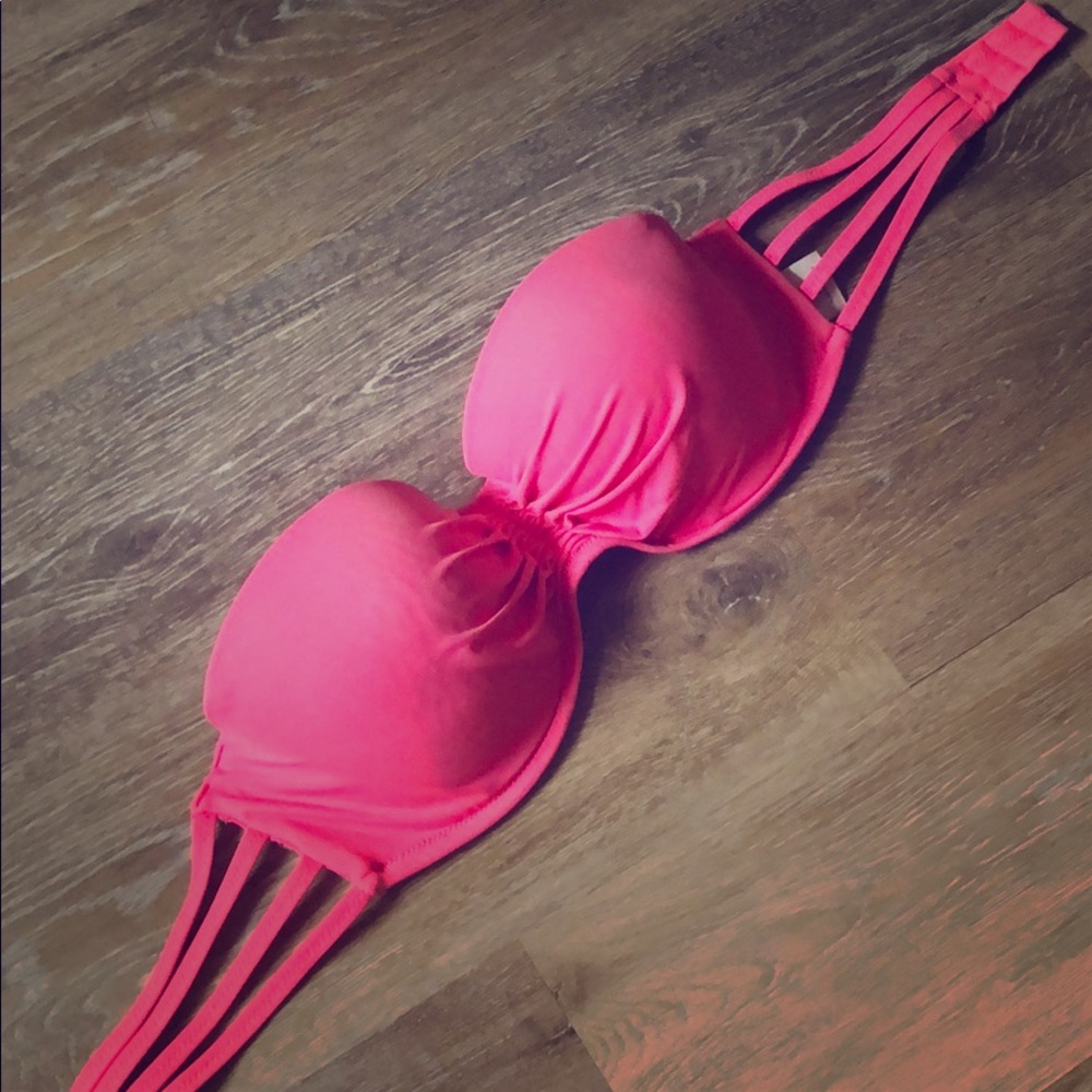Woman’s Interchangeable bikini top